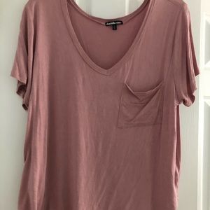 women’s magenta tee